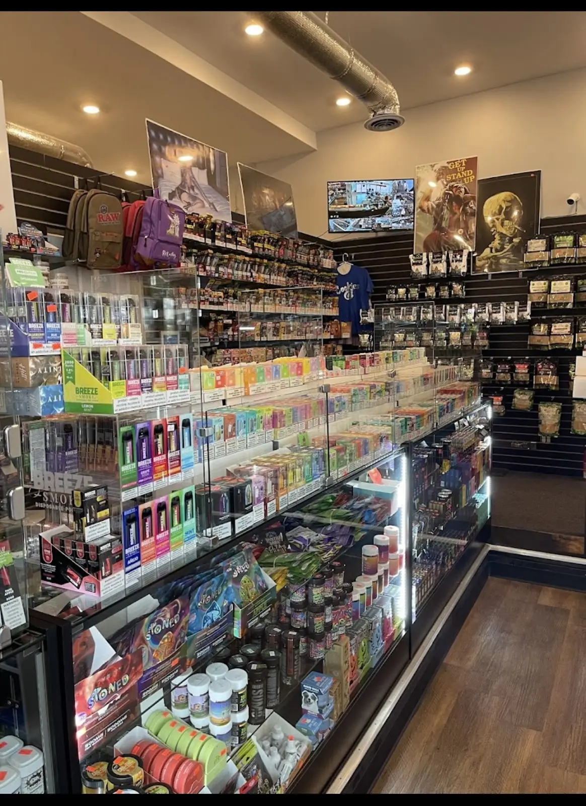 Photo of the storefront of Cloud King, a top vape shop in Bowling Green