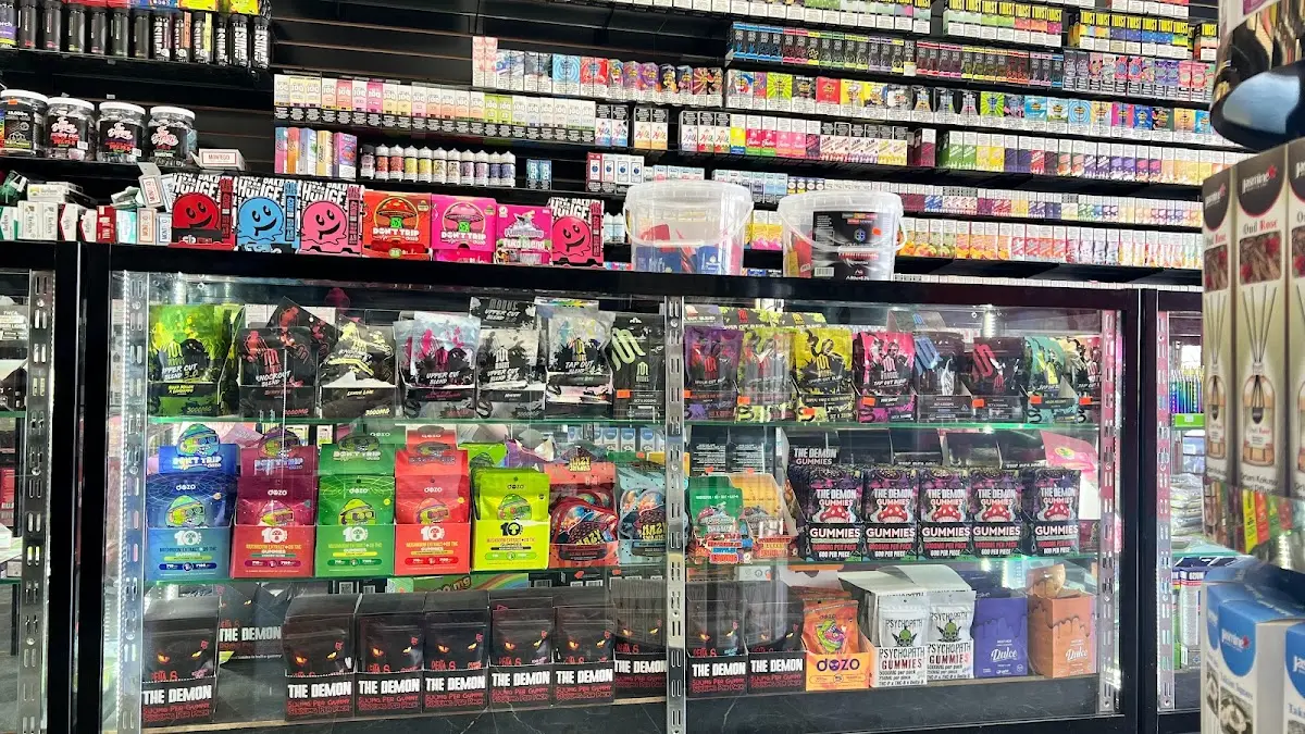 Image of Kenworthy tobacco & vape