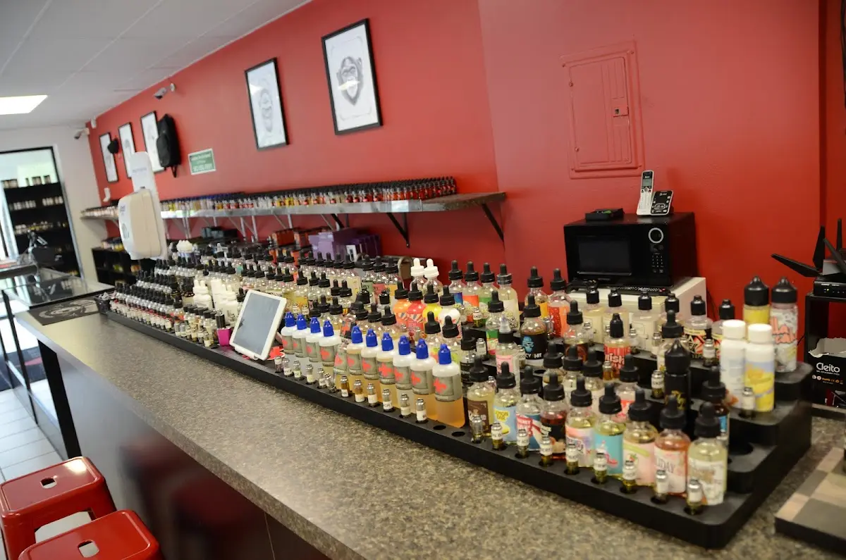 Photo of the storefront of Derb E Cigs, a top vape shop in Louisville