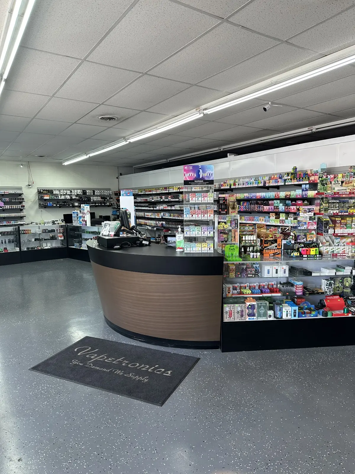 Photo of the storefront of Vapetronics, a top vape shop in Owensboro